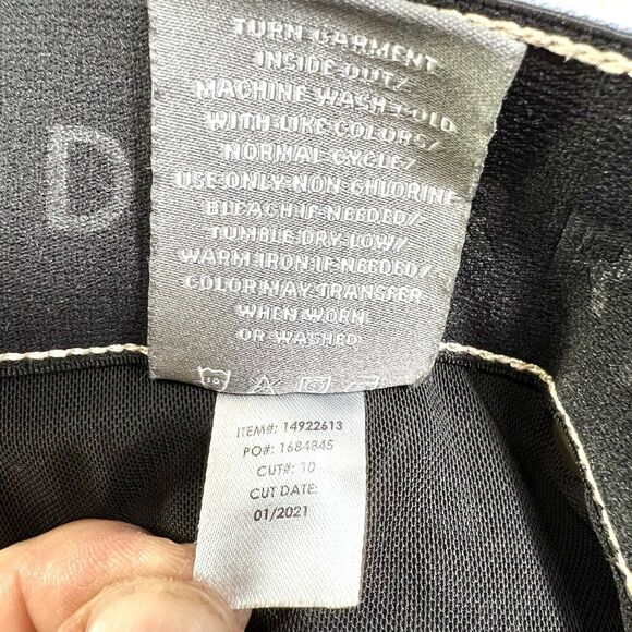 Torrid Jeans Women’s Size 18 (Actual 37x22) Crop Bombshell Skinny Distressed - Picture 11 of 15